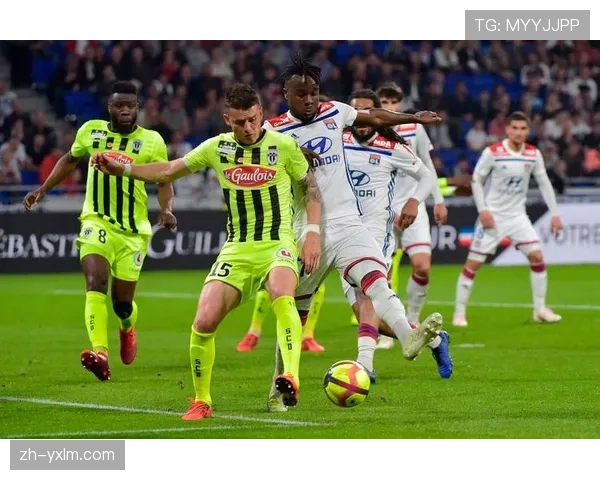 斯特拉斯堡足球队心理学应用研究提升球员抗压能力的实践与成效